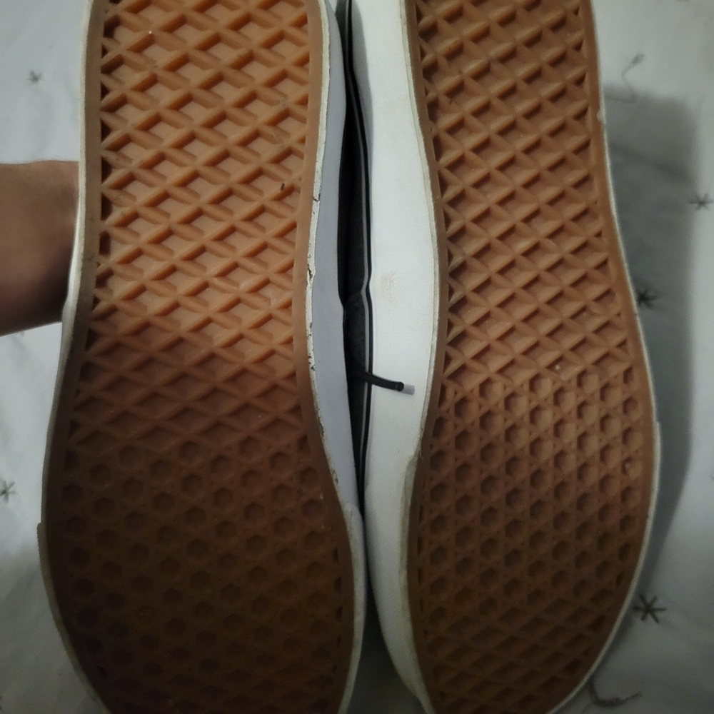 Vans - Picture 3 of 5